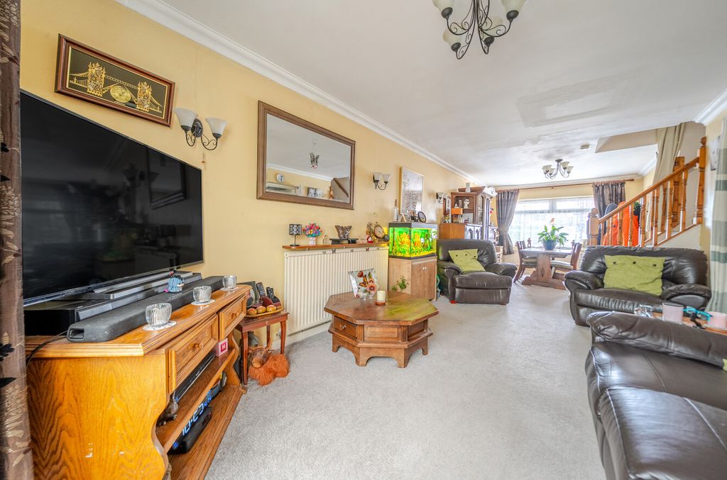 Property photo 2 of 12 1445973-5-69De790...