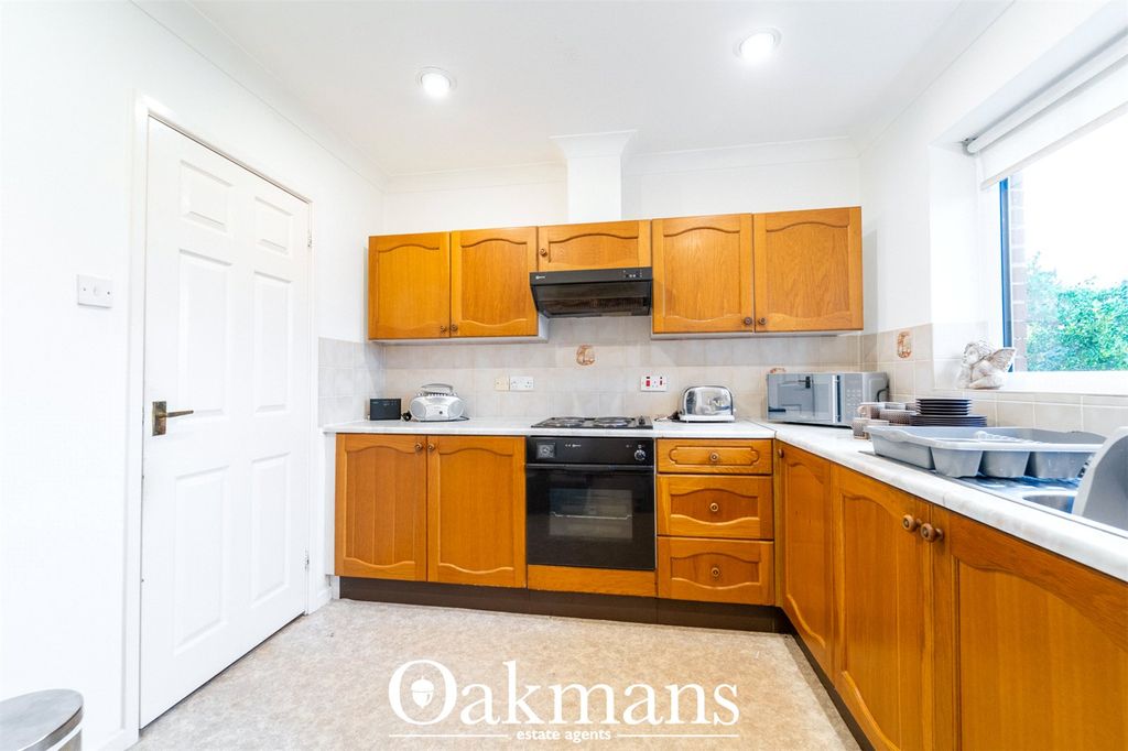 Property photo 2 of 17 Picture No. 15