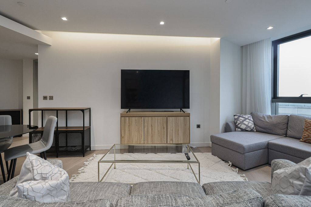 Property photo 3 of 28