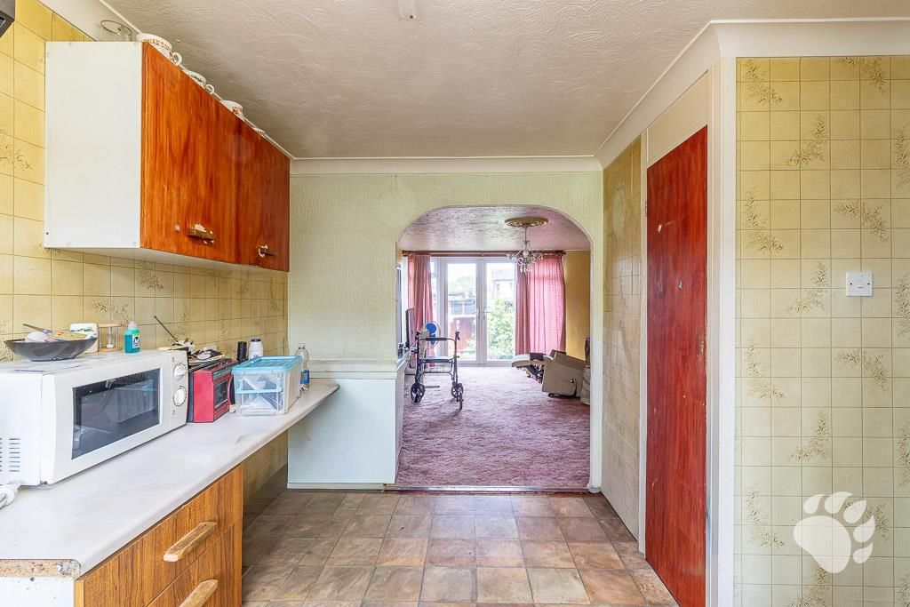 Property photo 3 of 14 Kitchen