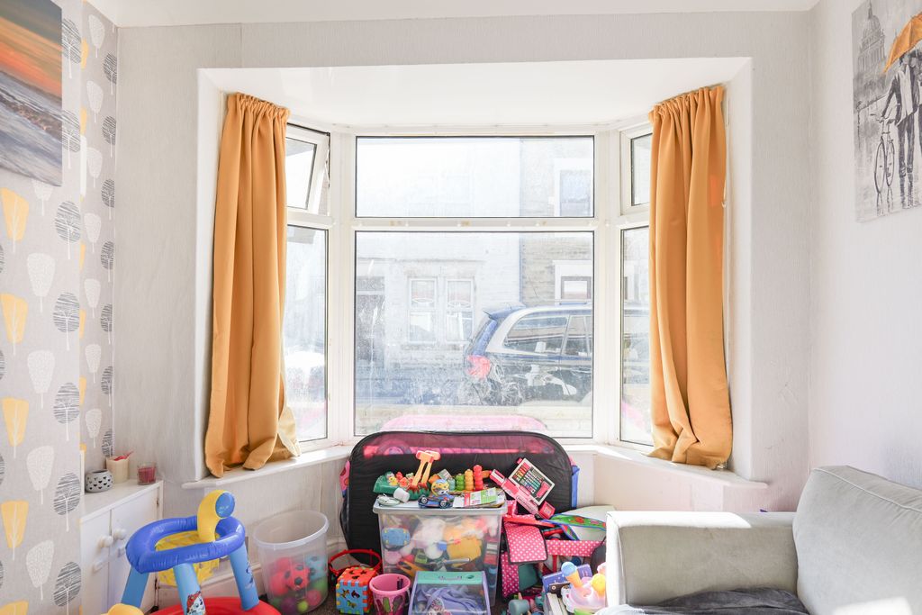 Property photo 3 of 23