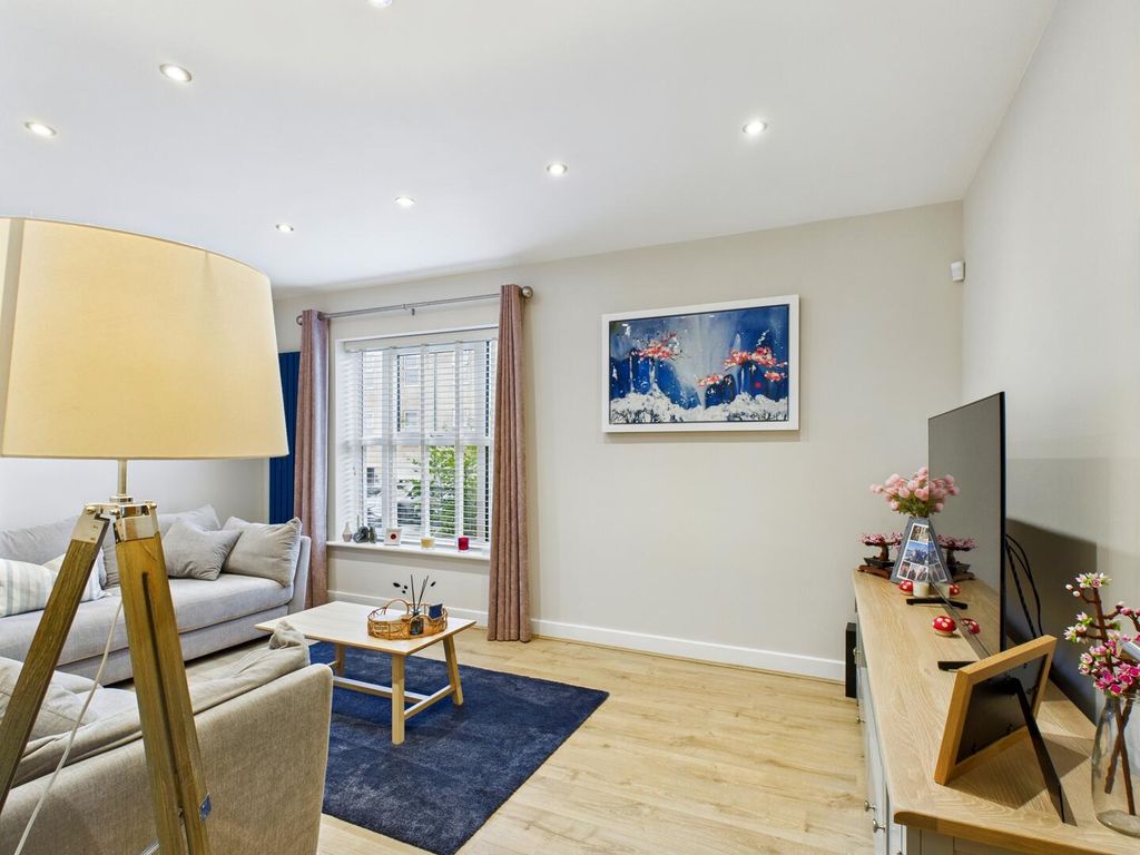 Property photo 3 of 37 Living Room