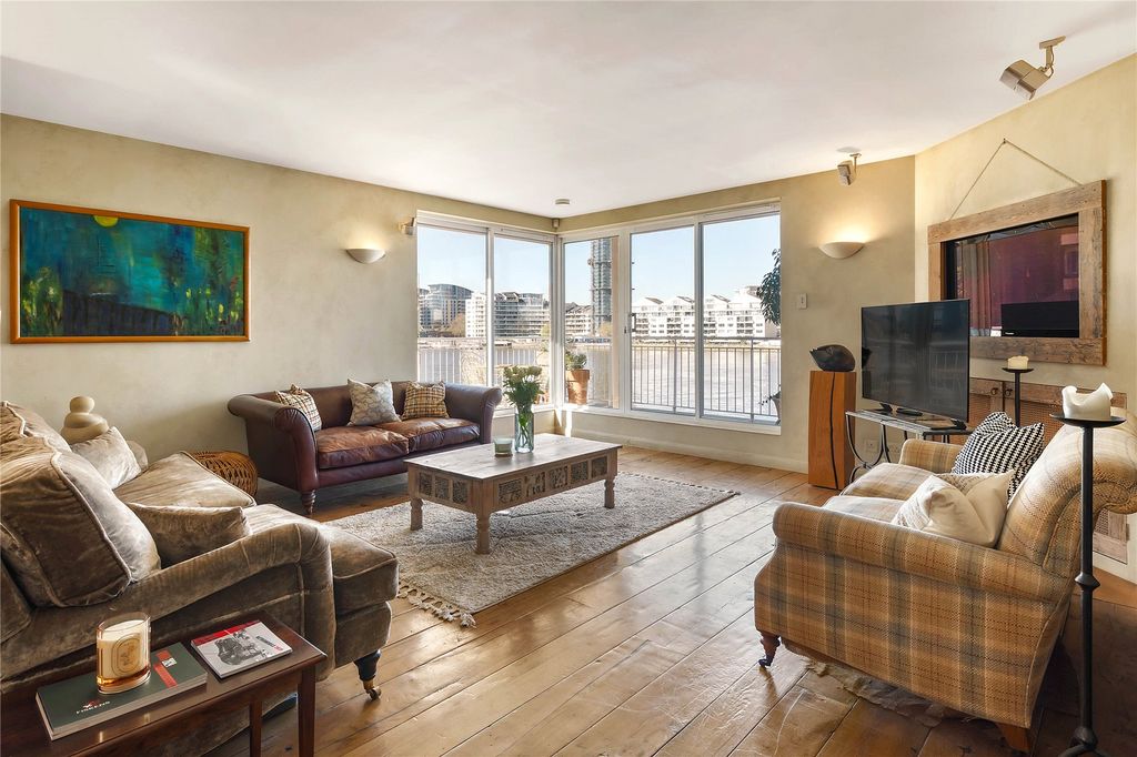 Property photo 3 of 10 Reception