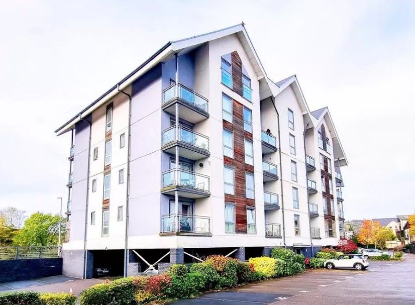 Property photo 1 of 8