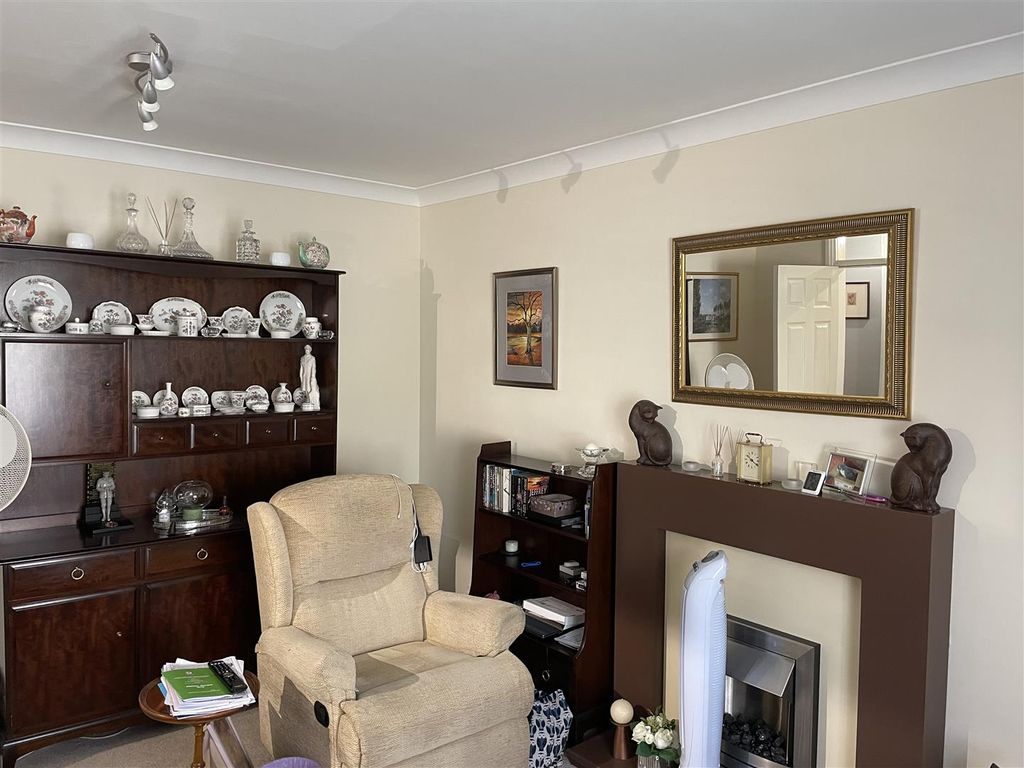 Property photo 3 of 6