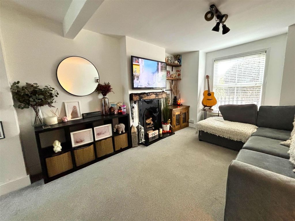 Property photo 3 of 14 55 Cpr Living.Jpg