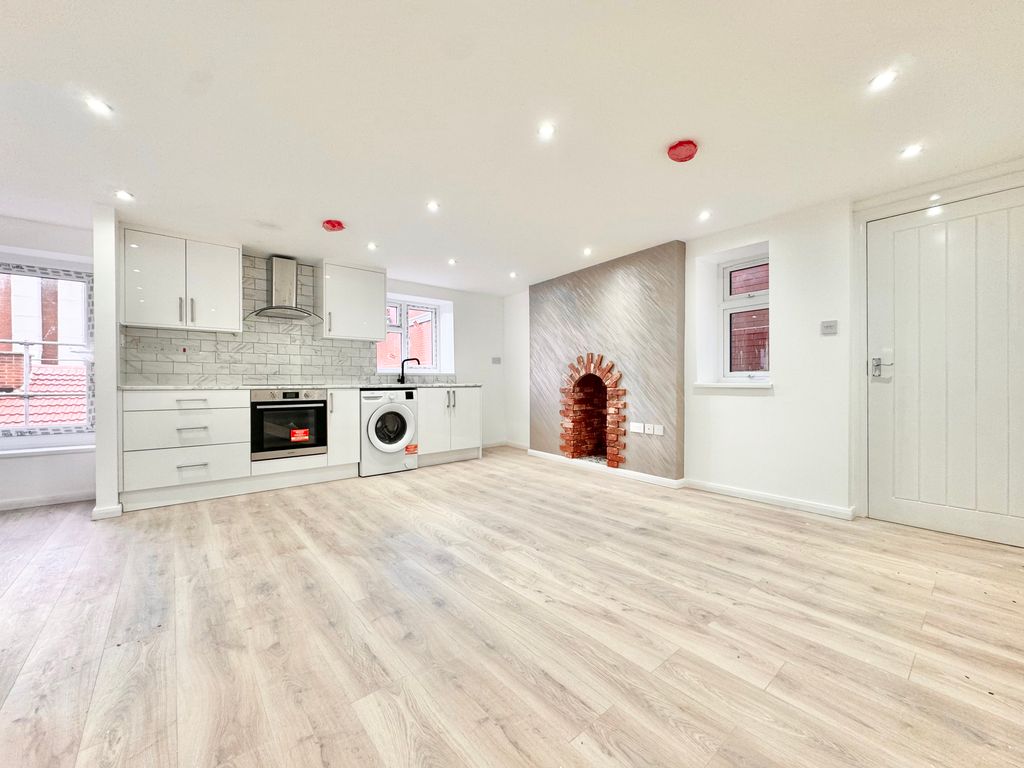 Property photo 1 of 5 Living Room