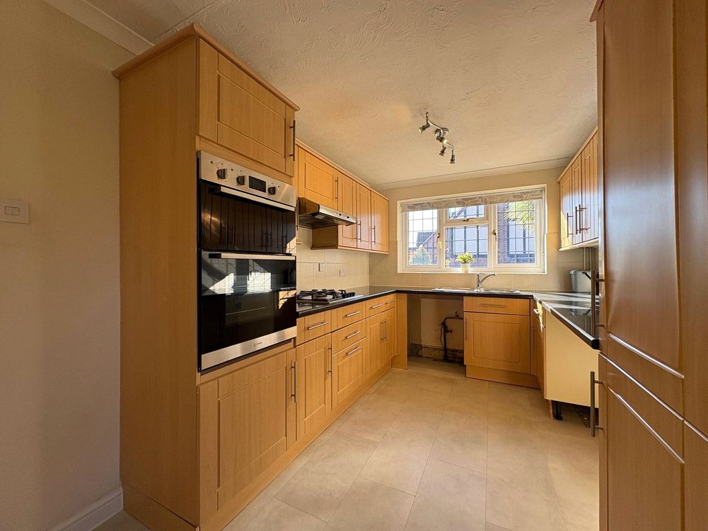 Property photo 2 of 18 Picture No. 28