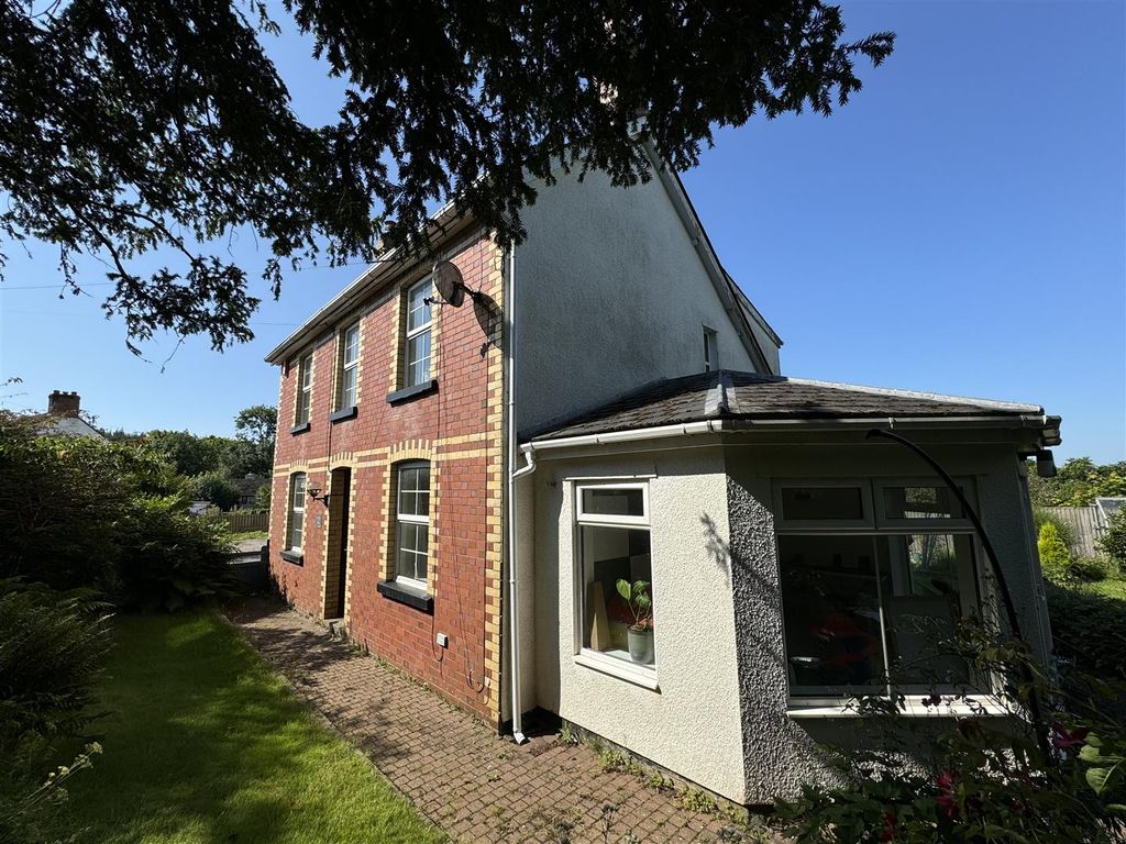 Property photo 1 of 40