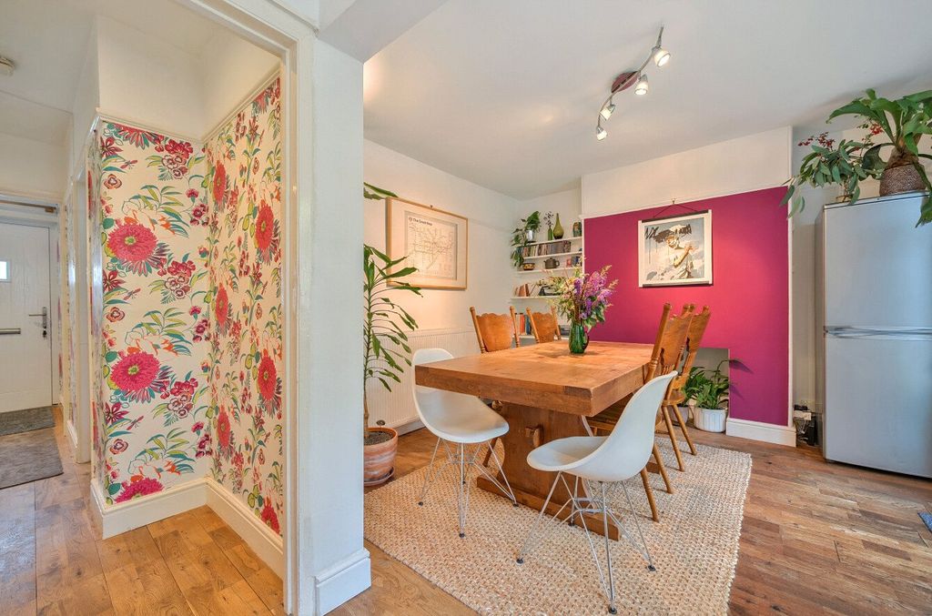 Property photo 3 of 11 Dining Room