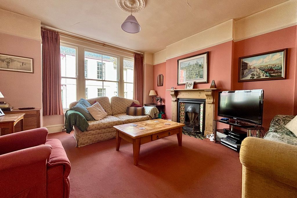 Property photo 3 of 17