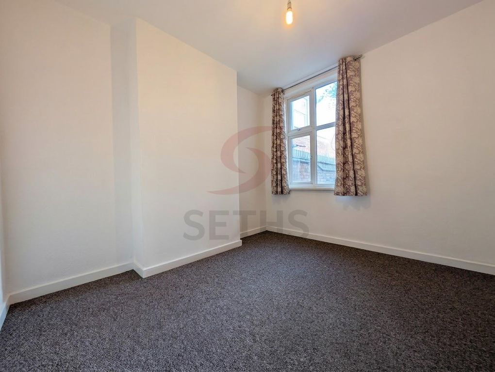 Property photo 3 of 15 Dining Room