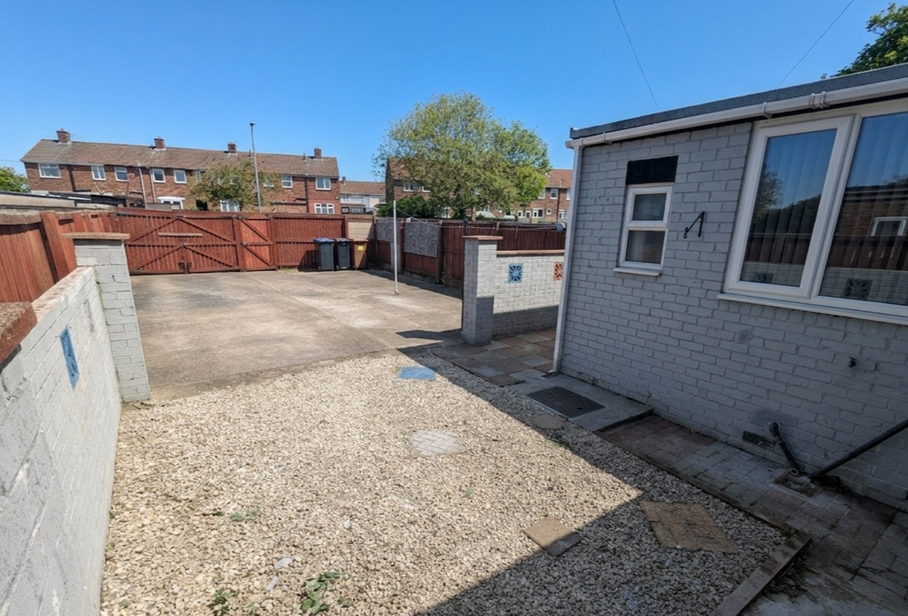 Property photo 2 of 20