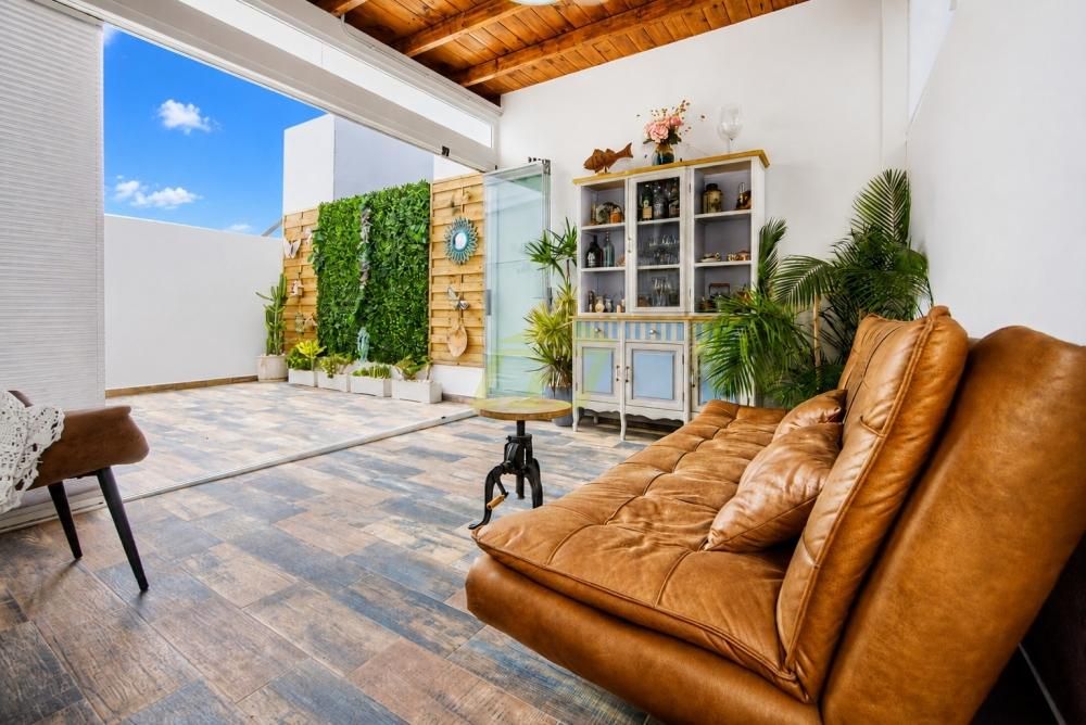 Property photo 1 of 30