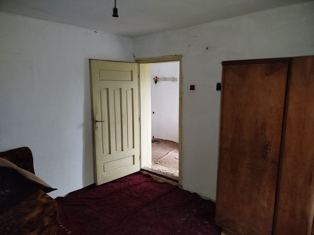 Property photo 3 of 7