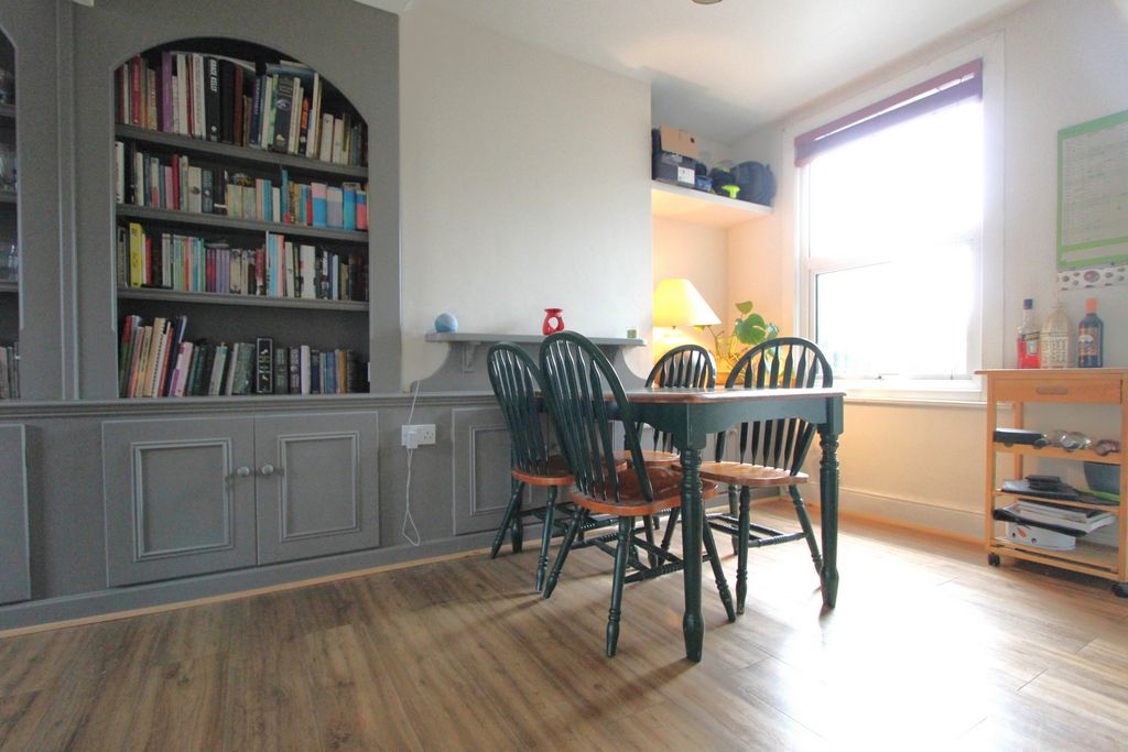 Property photo 3 of 14 Photo 11