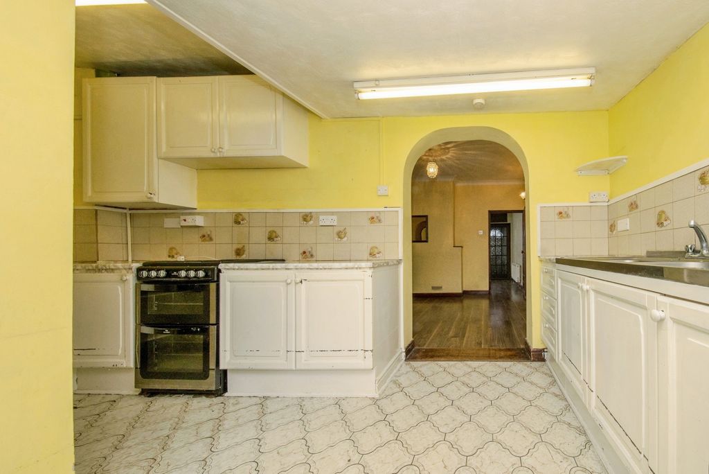 Property photo 3 of 16 Pbox-Img.Jpg