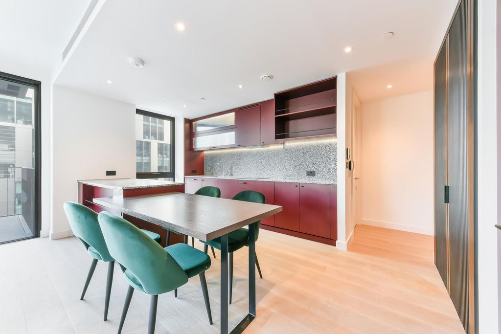 Property photo 3 of 25