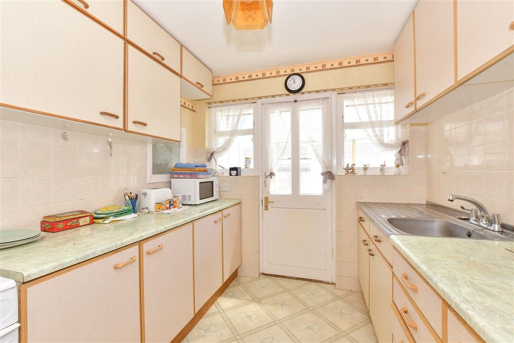 Property photo 1 of 8 Kitchen