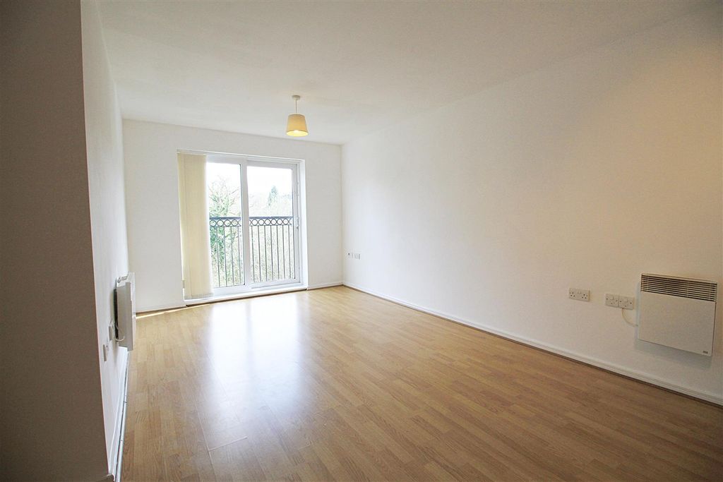 Property photo 3 of 10 Lounge.Jpg