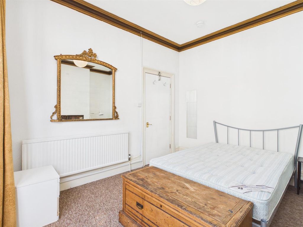 Property photo 3 of 19 Cam01968G0-Pr0255-Still005.Jpg