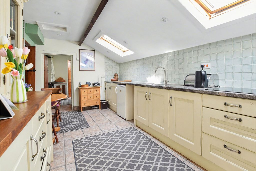 Property photo 3 of 28 Picture No. 07