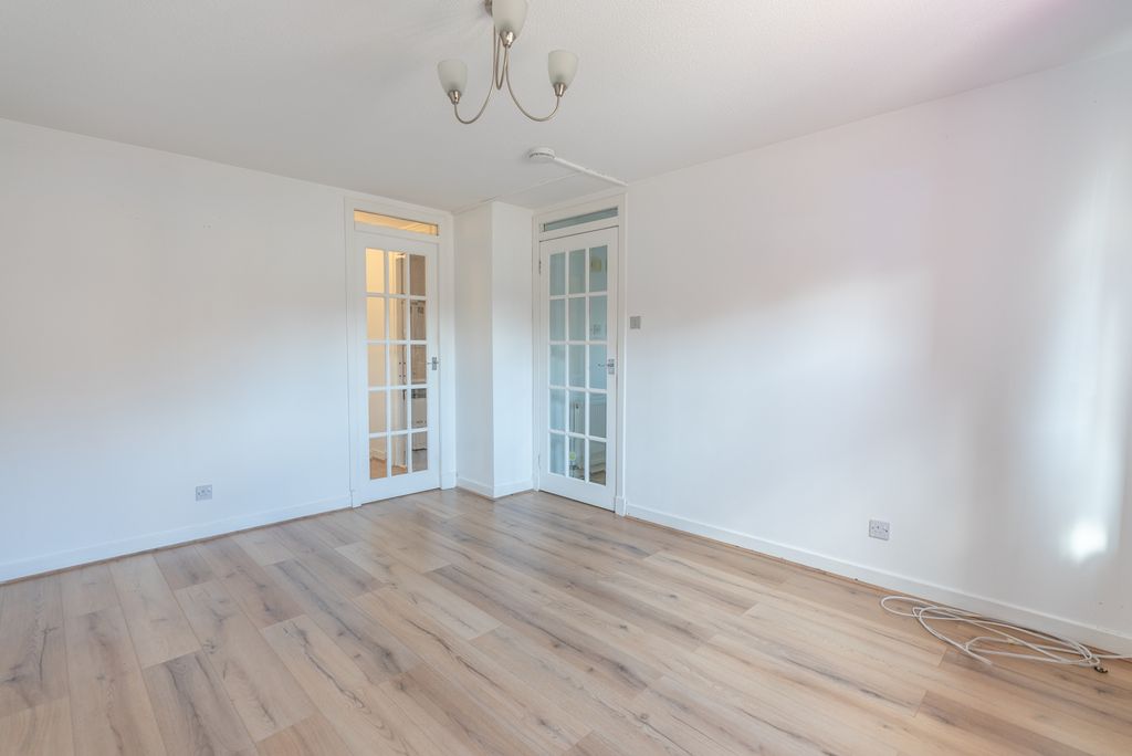 Property photo 3 of 28 Gallery