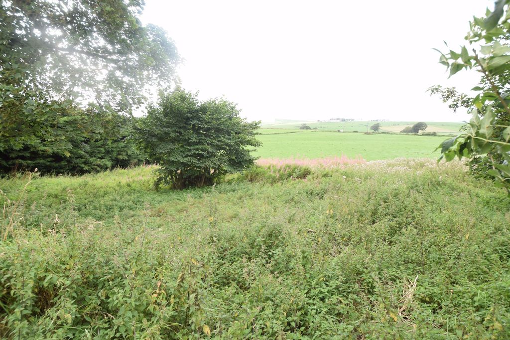 Property photo 2 of 3 Plot