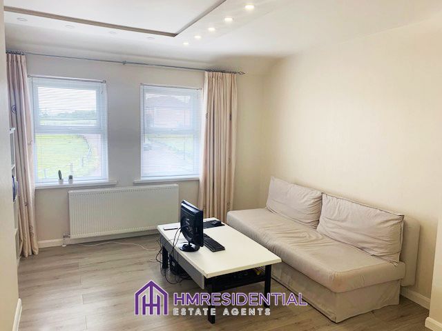 Property photo 1 of 7 2 Bedroom Flat For Rent On Fouracres Road, Cowgate, Tyne And Wear, Ne5 3Bb Available From 20/07/2026 £895.00 Pcm
