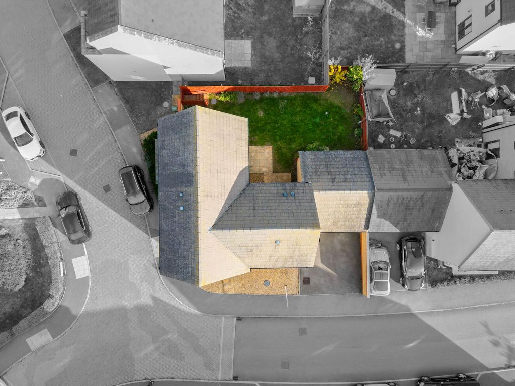 Property photo 2 of 26