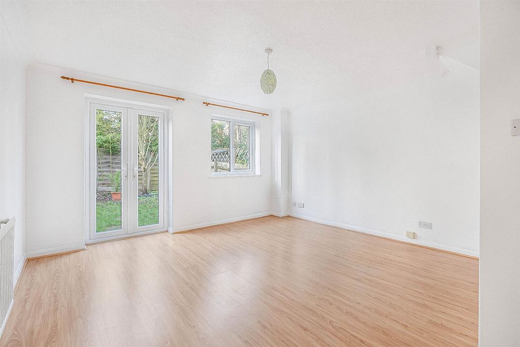 Property photo 2 of 17 21_70272.Jpg