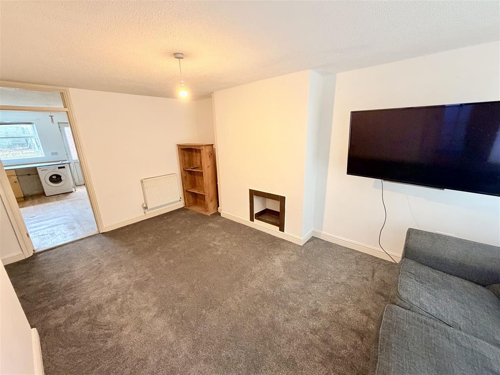 Property photo 3 of 11 Tempimagehtxhvf.Jpg