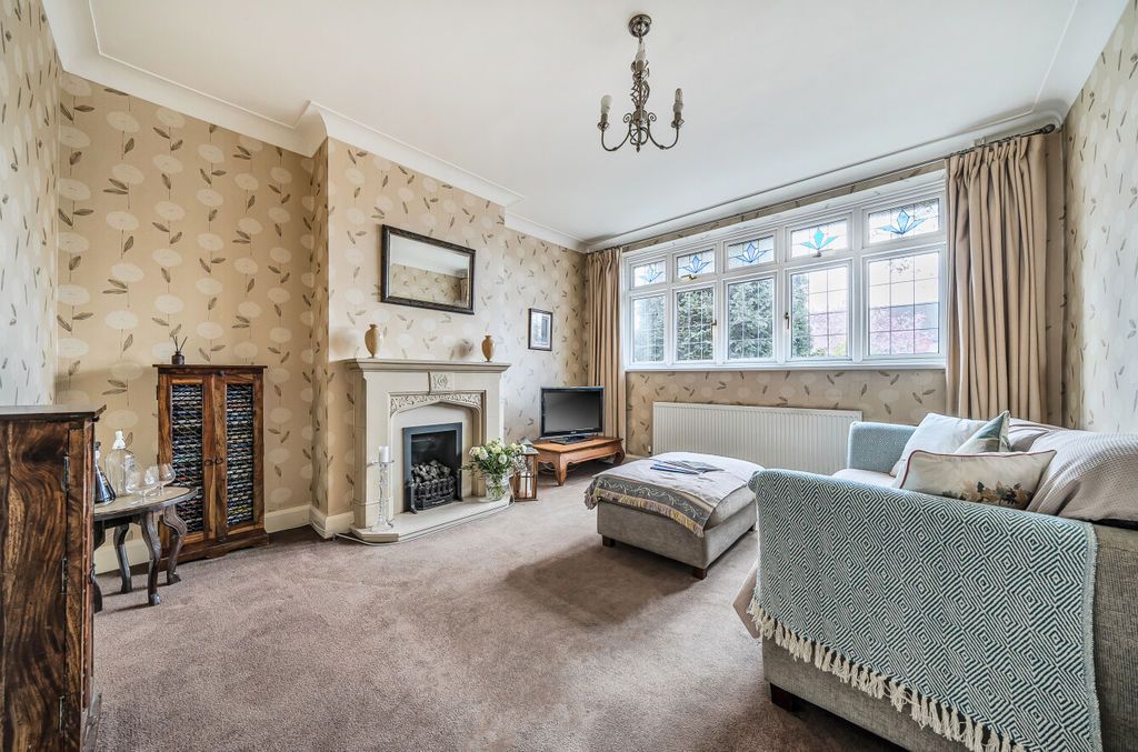 Property photo 2 of 25 Lounge