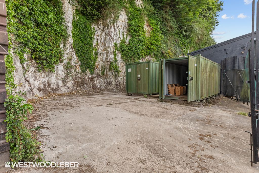 Property photo 2 of 6 Taylors_6