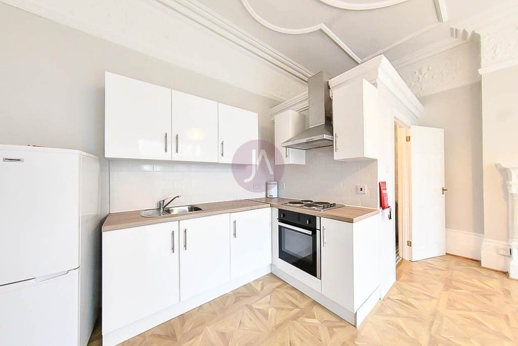 Property photo 3 of 9 Picture No. 06