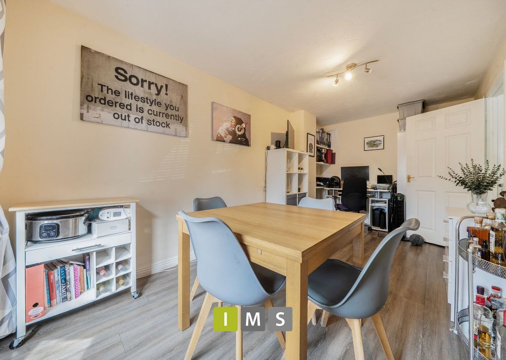 Property photo 3 of 18