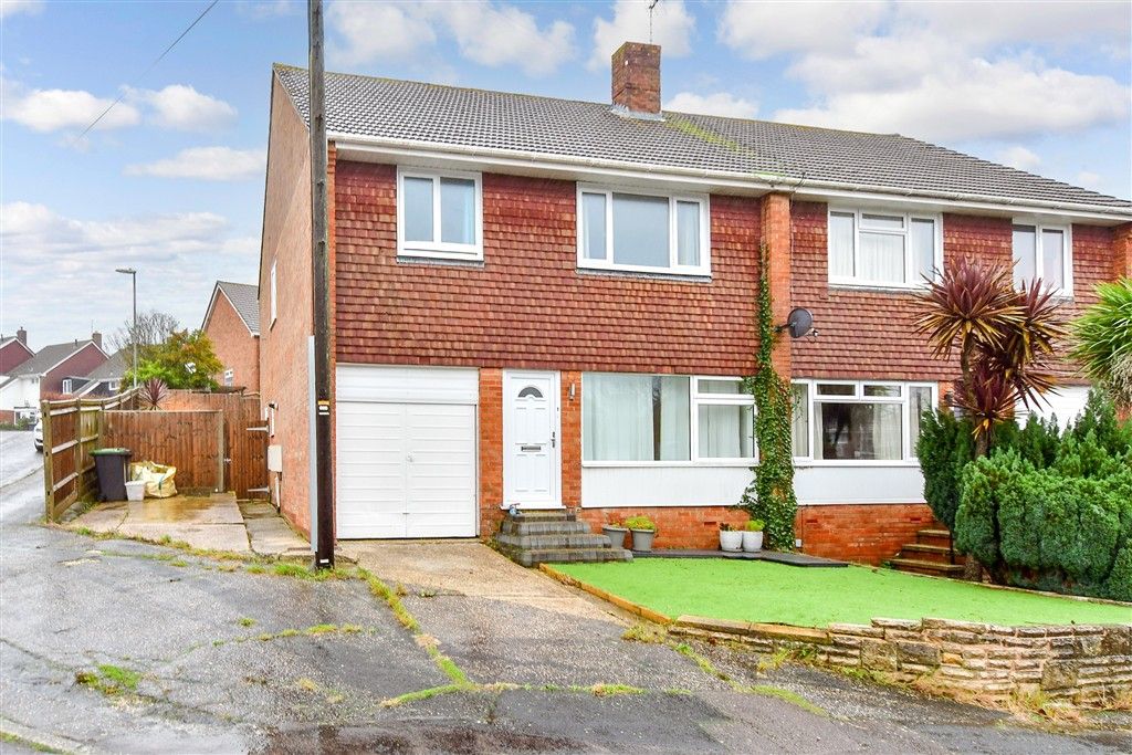 Property photo 1 of 17 External (Web) 1