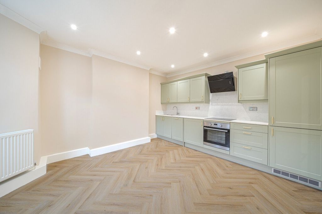 Property photo 2 of 13 Picture No. 31