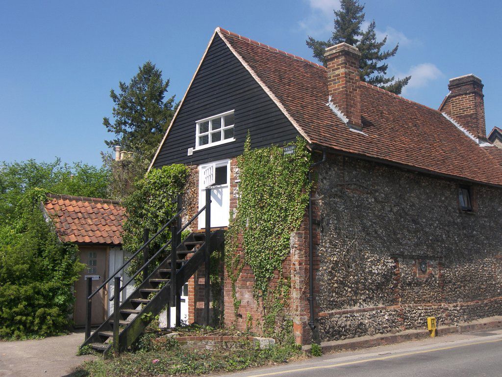Property photo 1 of 12