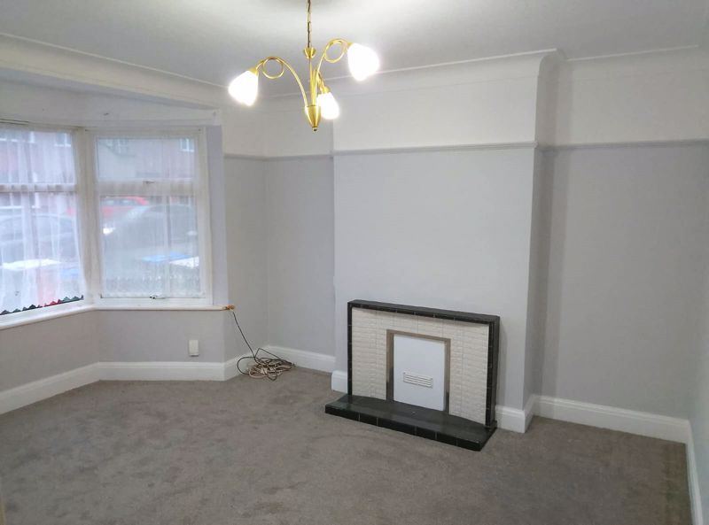 Property photo 3 of 12 Lounge