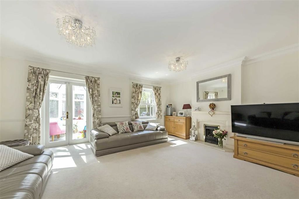 Property photo 2 of 10