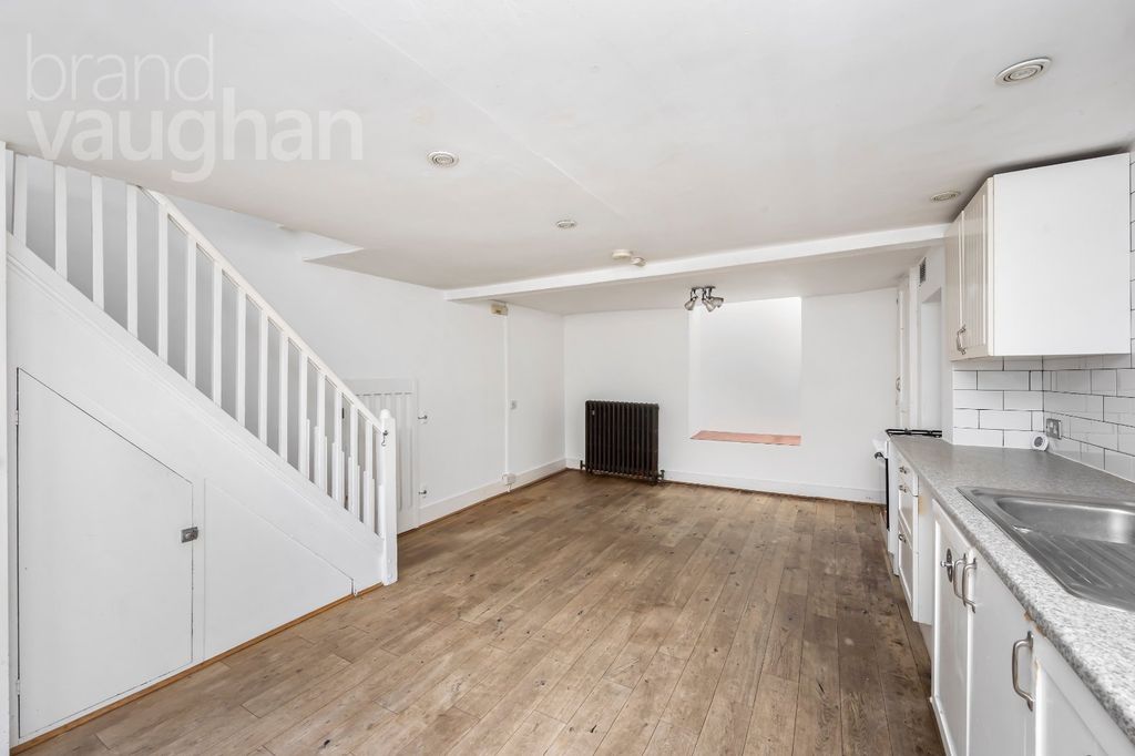 Property photo 3 of 17 Picture No. 10