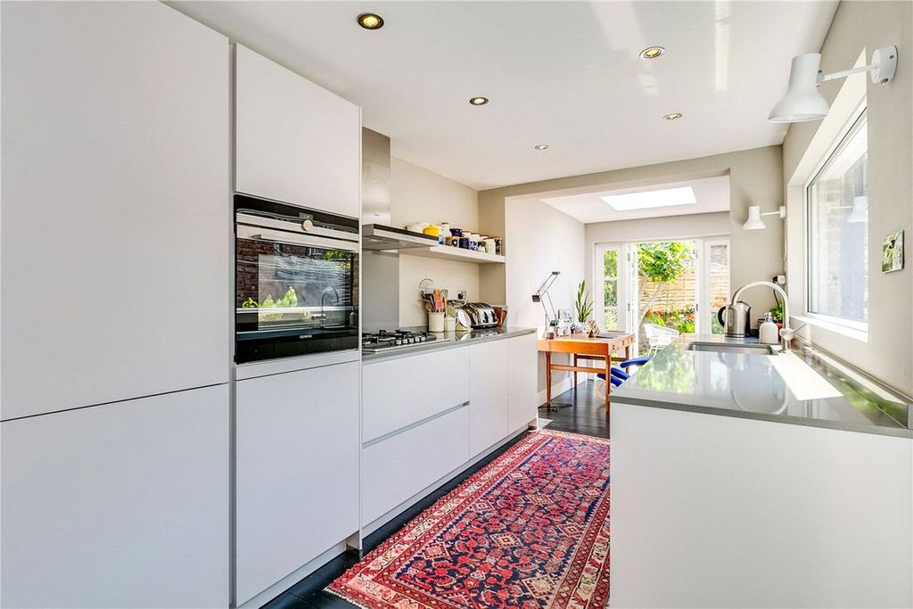 Property photo 2 of 10