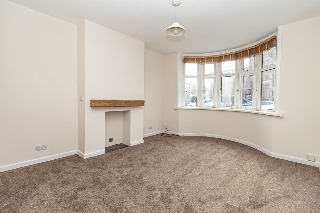 Property photo 2 of 16 .