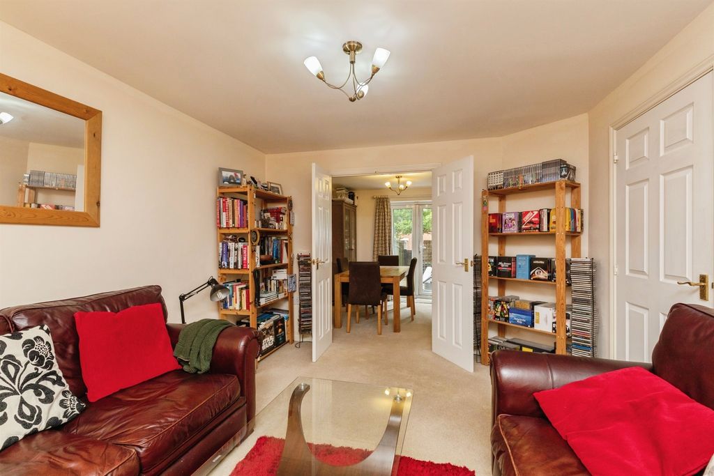 Property photo 3 of 19