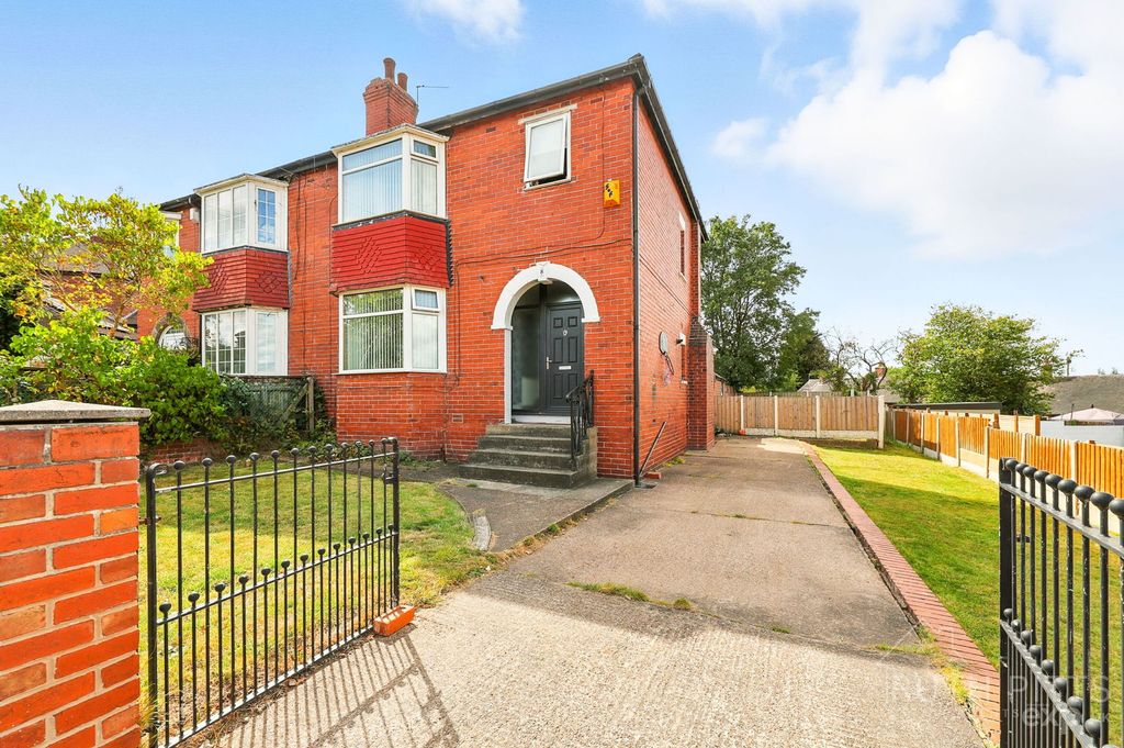 Property photo 2 of 34