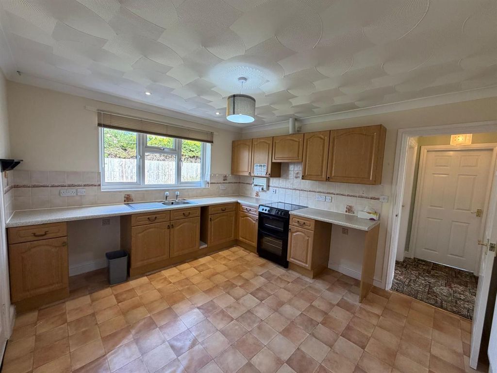 Property photo 2 of 13 Kitchen.Jpg