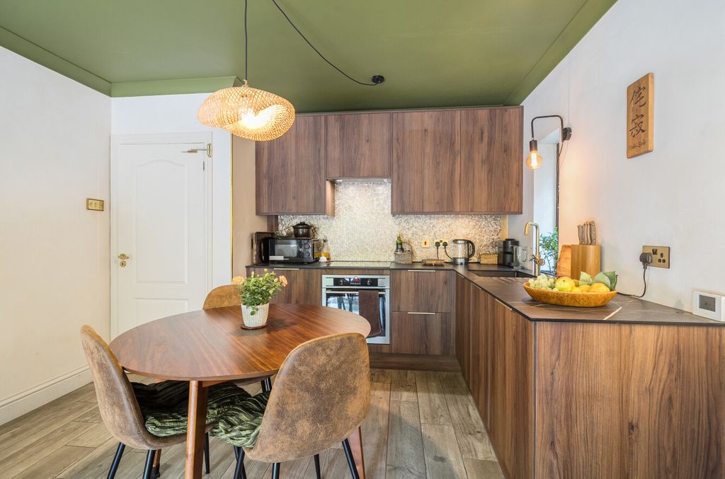 Property photo 3 of 19 1508852-25-1A03Eb...