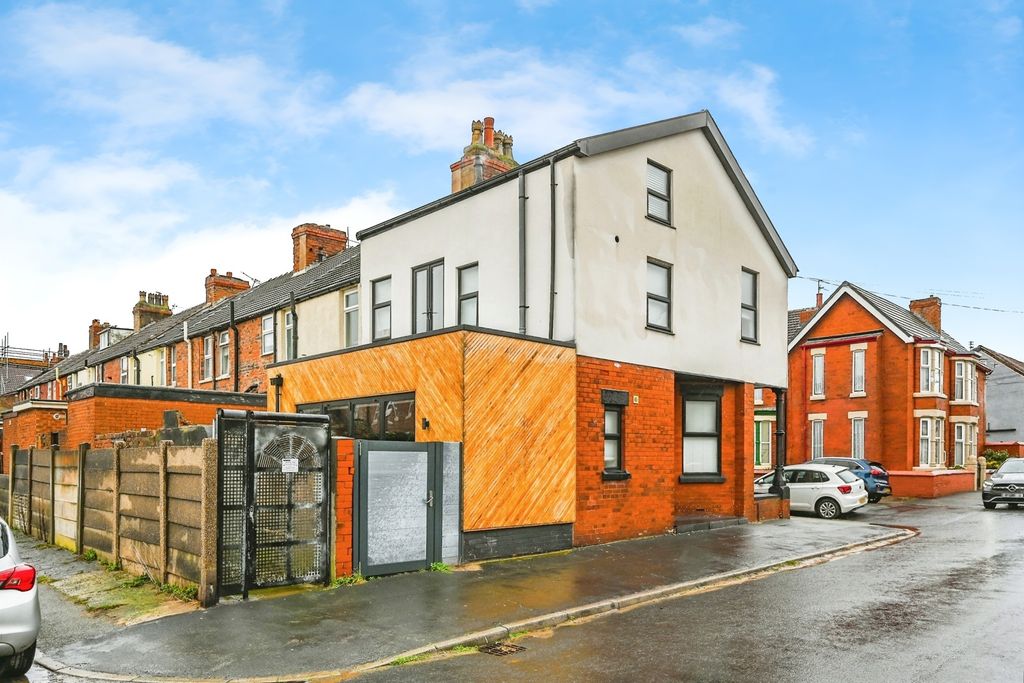 Property photo 3 of 15 Pbox-Img.Jpg