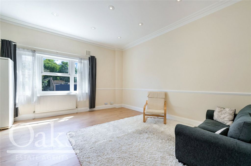 Property photo 3 of 11 Picture No. 15